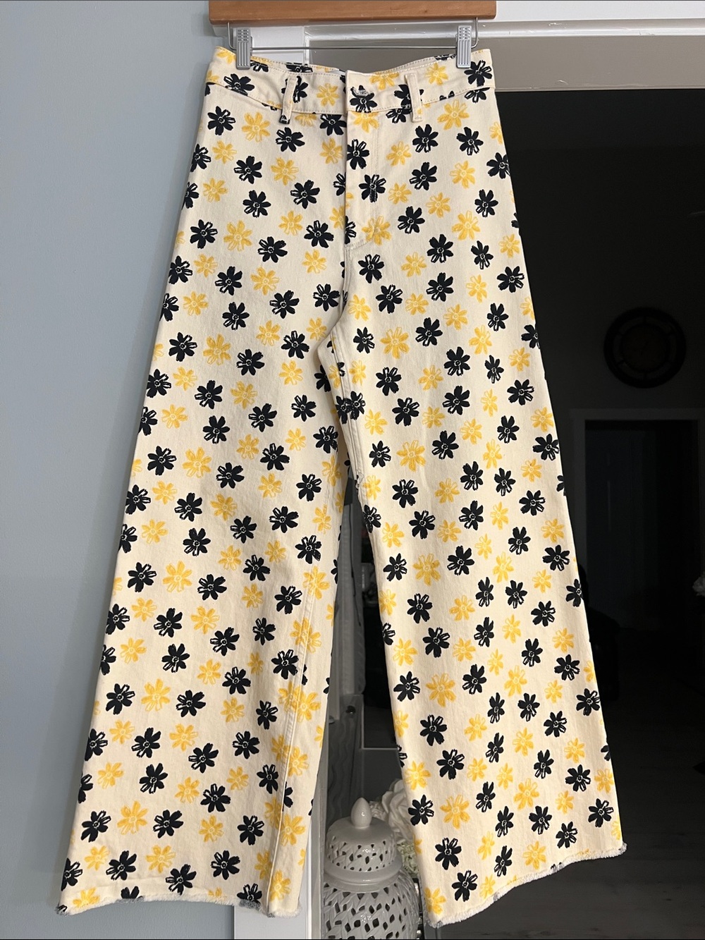 Zara The Marine Straight Cream Wide-Leg Pants with Yellow & Black Daisy Print